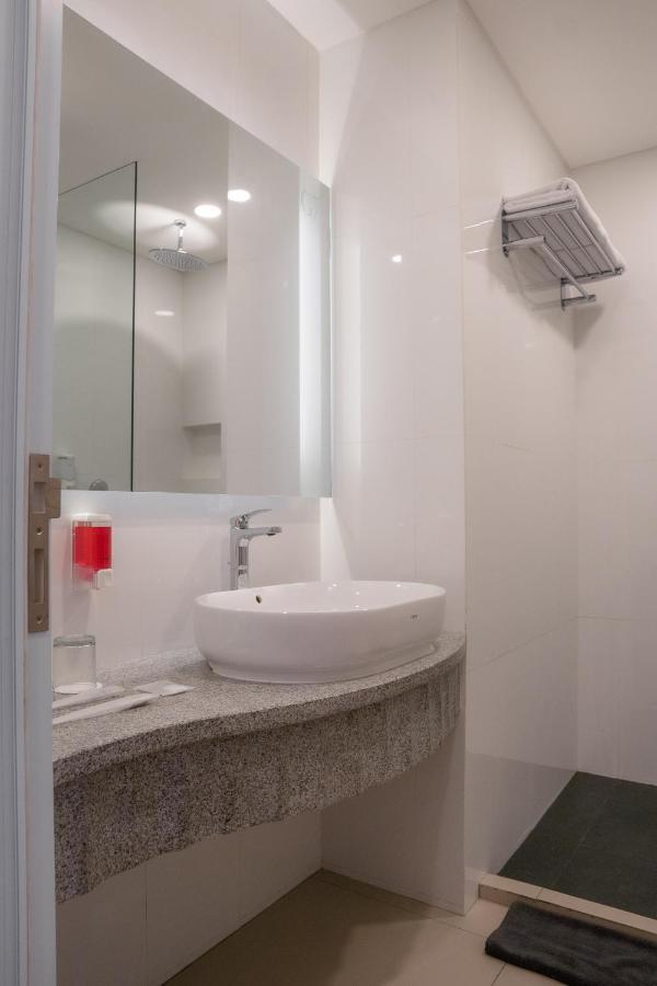 Grand G7 Hotel Pasar Baru Джакарта Екстериор снимка