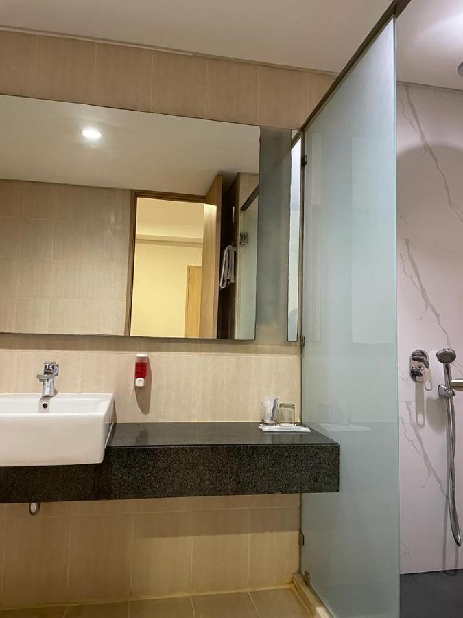 Grand G7 Hotel Pasar Baru Джакарта Екстериор снимка