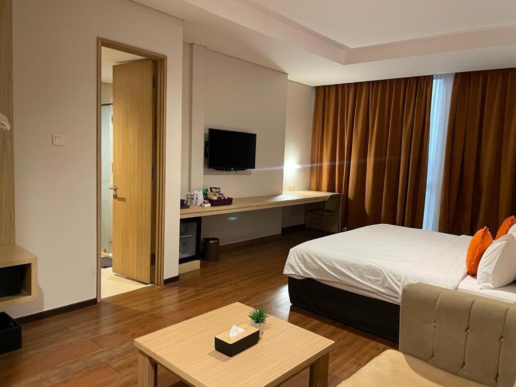 Grand G7 Hotel Pasar Baru Джакарта Екстериор снимка